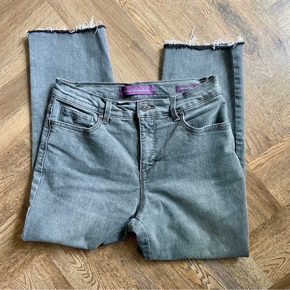 Gloria Vanderbilt Amanda Grey Gray Ankle Cropped Jeans with Distressed Hem 6 - Picture 1 of 7